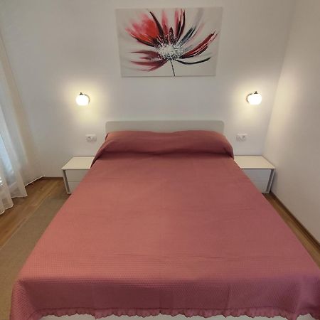 Apartmani Malo More セリネ エクステリア 写真